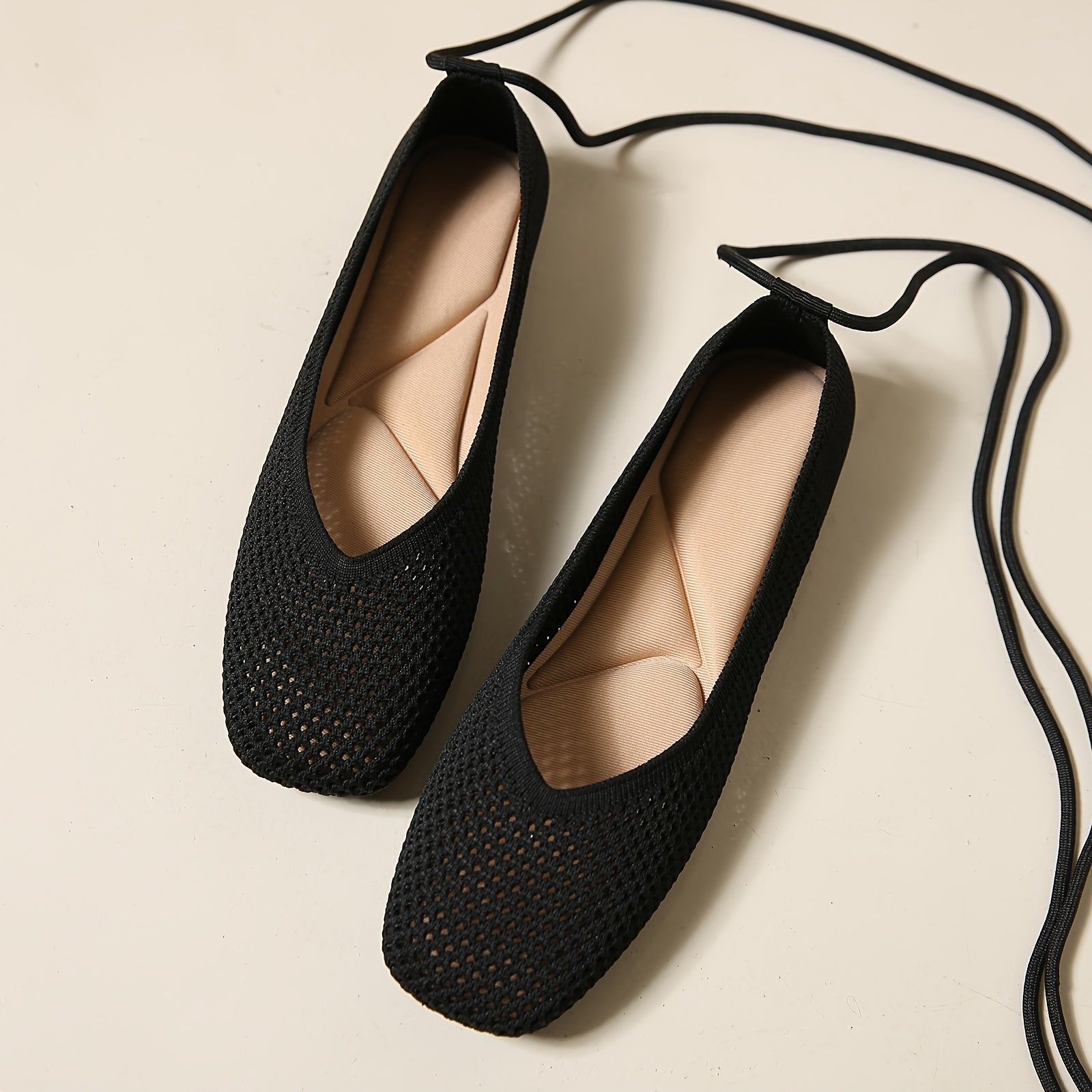 Women's Mesh Flats with Crisscross Straps Lightweight Breathable Shoes