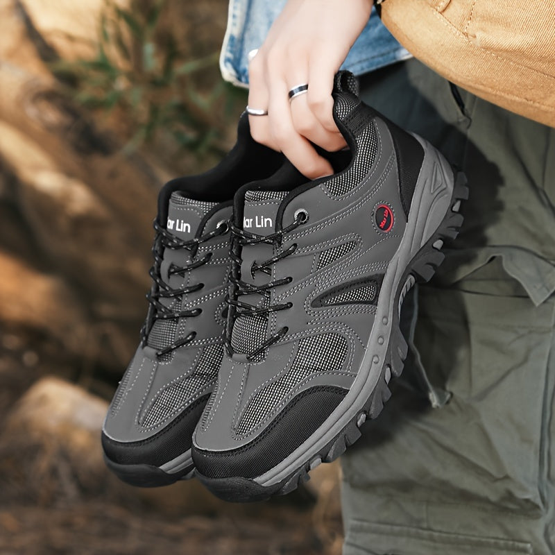 Tashqi faoliyatlar uchun mustahkam, sirpanmaydigan piyoda botinkalari.