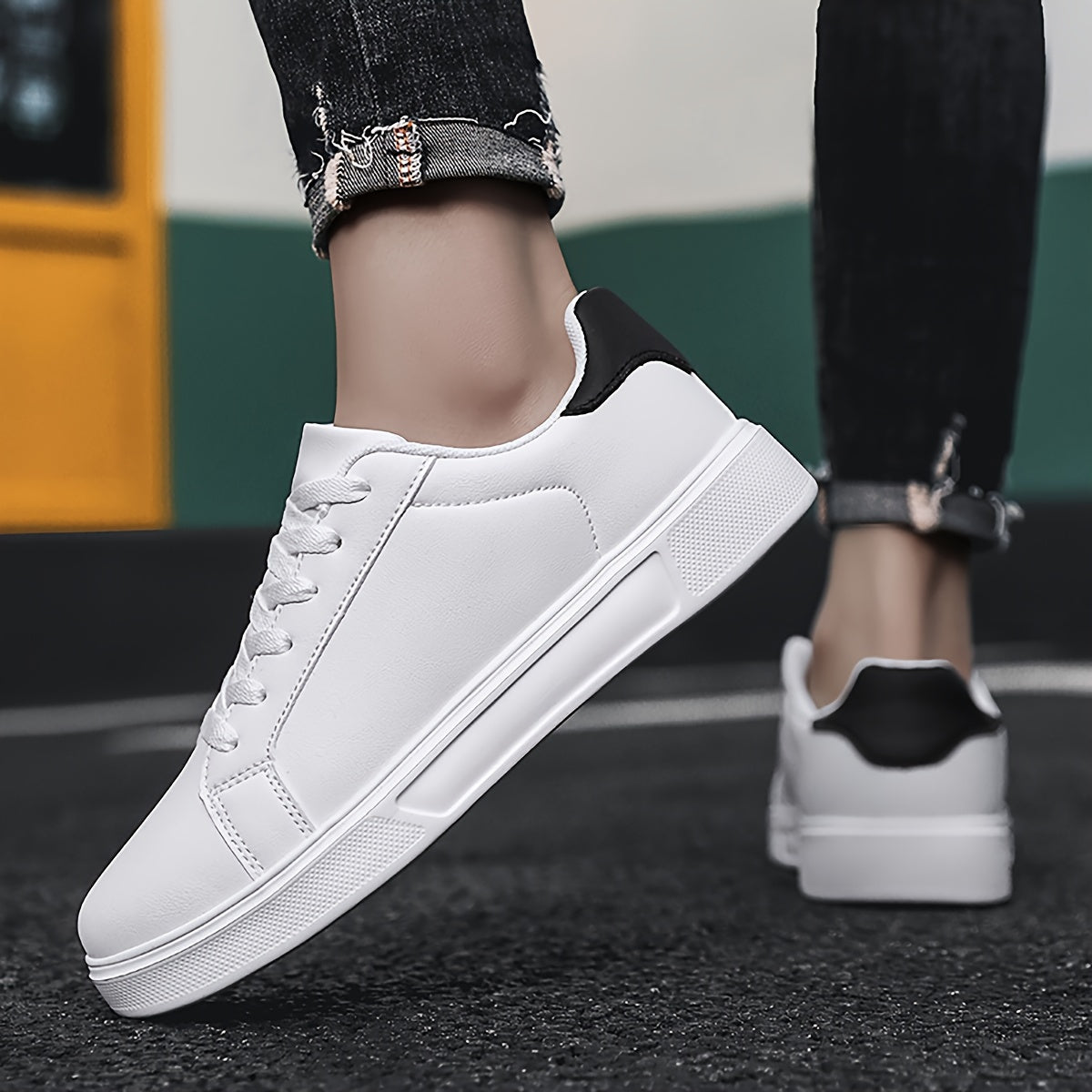 Men's Minimalist Solid Color Low Top Sneakers for Casual and Running Use