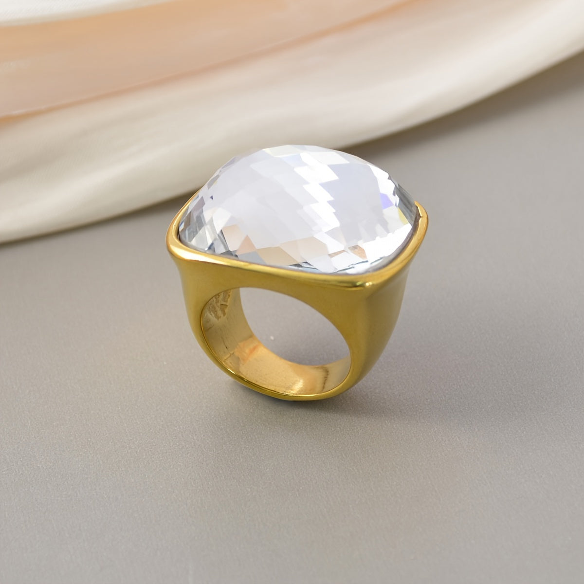 Ayollar uchun hashamatli kvadrat toshli uzuk, 18K qoplangan zirkoniy, zanglamaydigan po'latdan tayyor zargarlik buyumlari