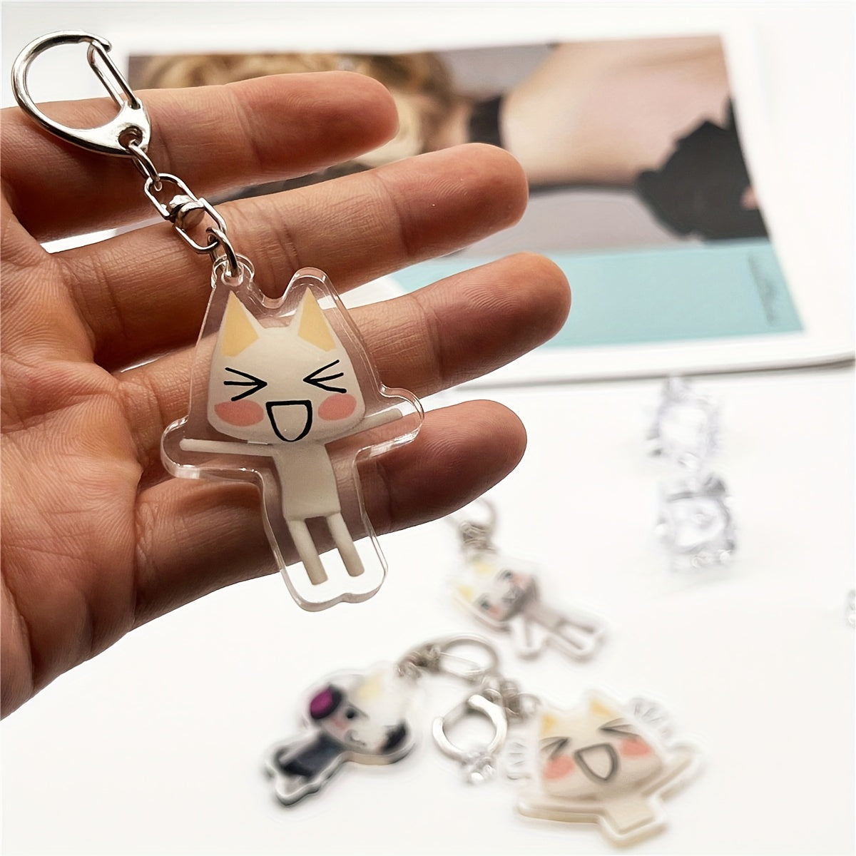 Llavero de acrílico Cartoon Cat para bolsos y joyería, pequeño colgante, regalo para fans