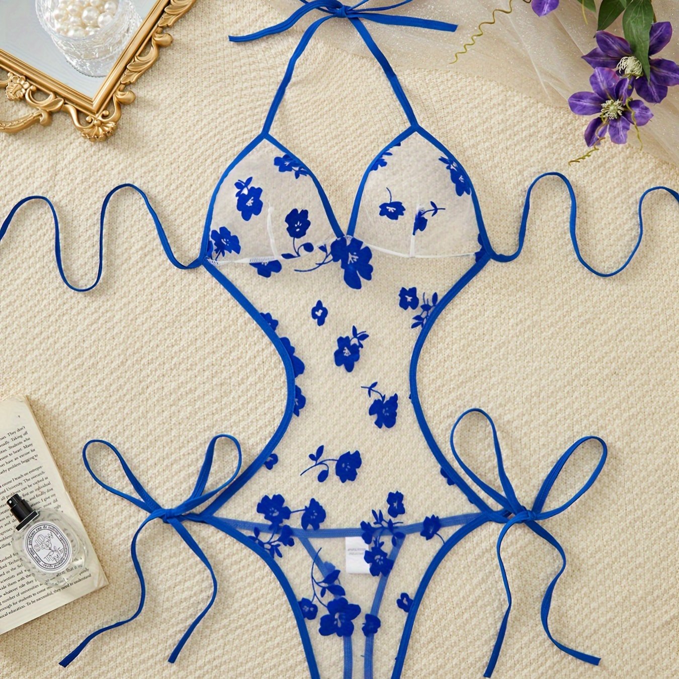 Ayollar uchun shaffof to'rli tanaga mos kostyum