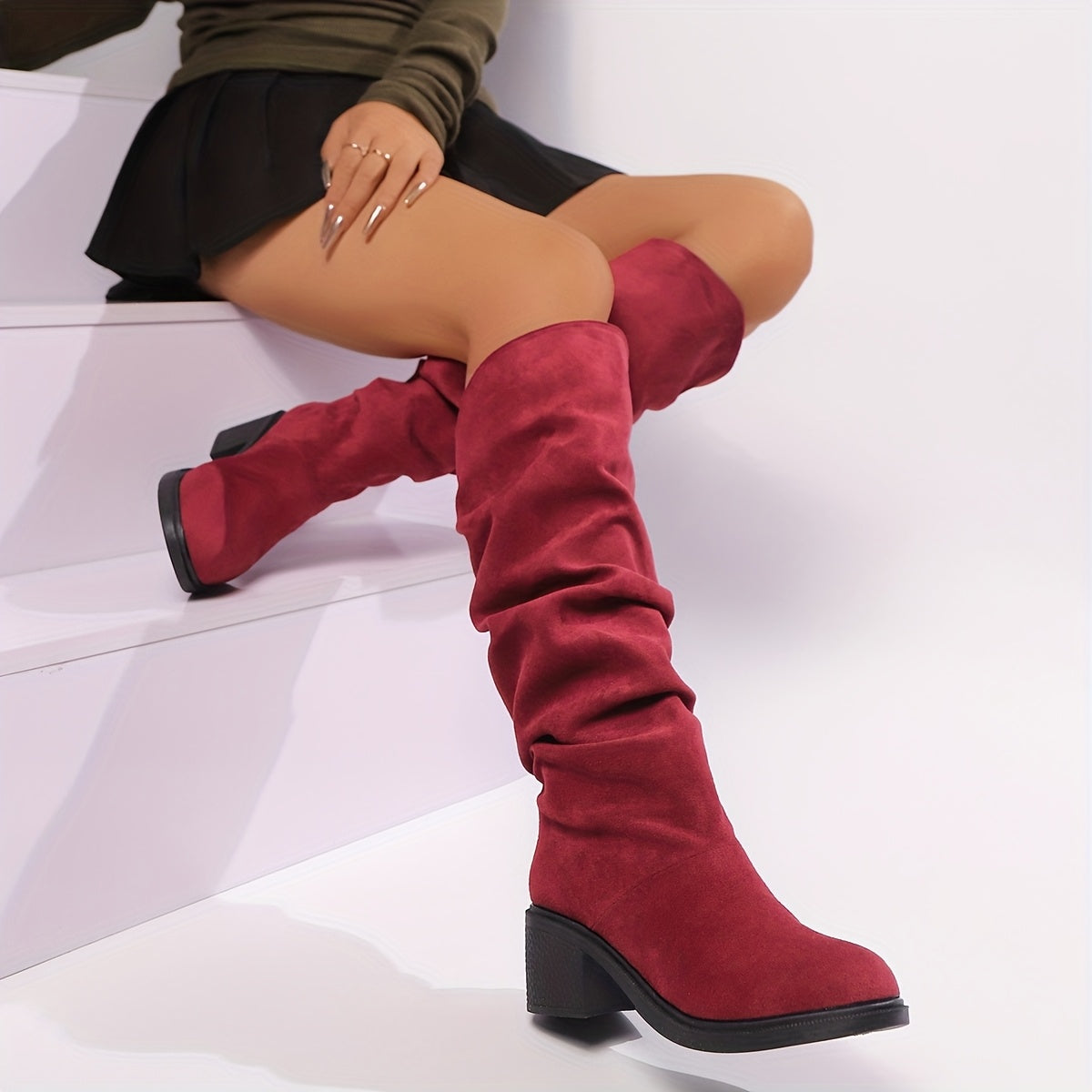 Women’s Knee-High Chunky Platform Boots with Cushioned Heel and Round Toe