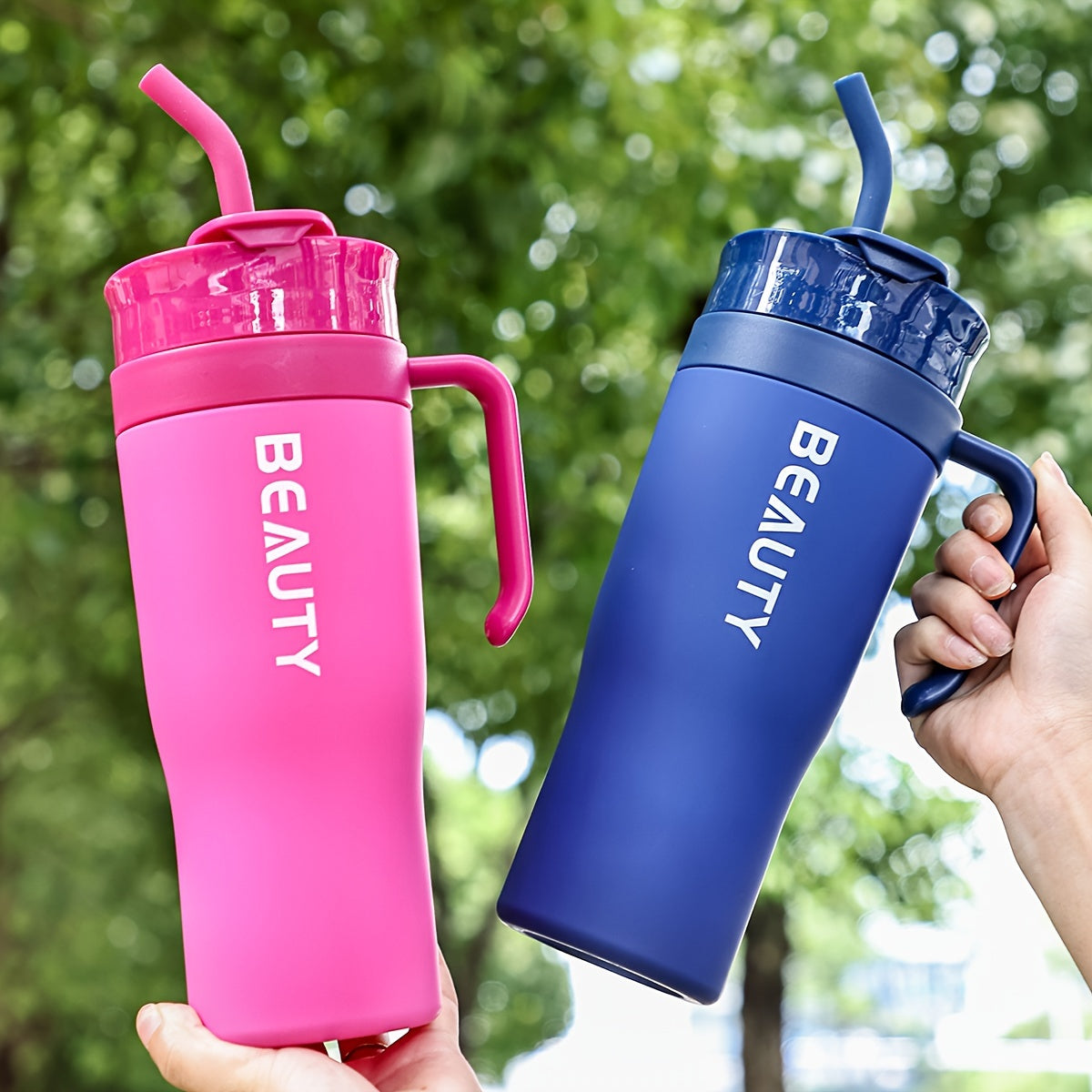 Large Capacity Plastic Straw Cup with Handle for Hot Cold Drinks for Gym Outdoors Car