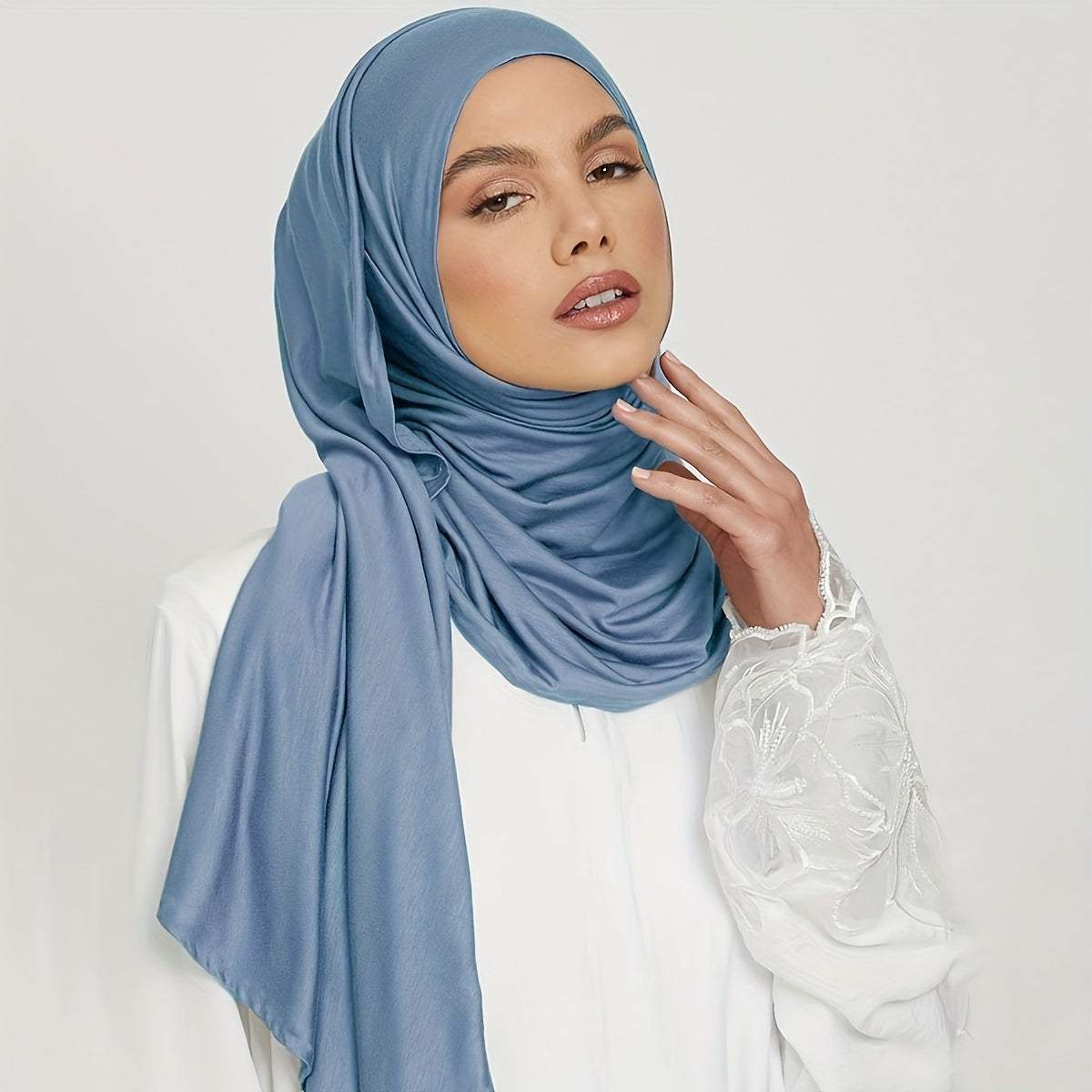 Ayollar uchun yuqori sifatli bir rangli polyester sharf, barcha fasllar va tadbirlar uchun mos, Ramazon uchun qulay.