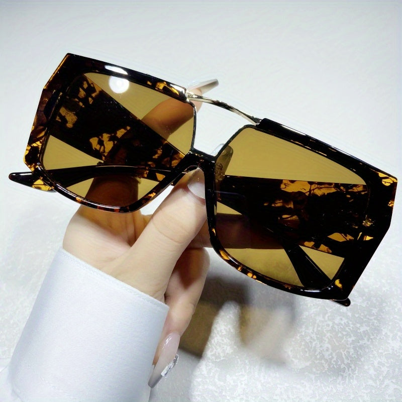 Retro Metal Pilot Glasses for Men and Women Oversized Gradient Lens for Beach and Urban Fashion