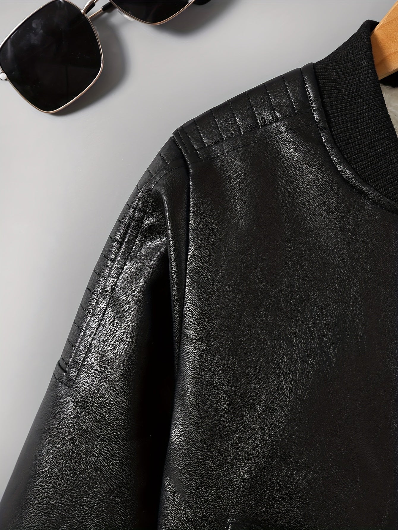 Детский зимний парка из искусственной кожи с полиэстеровой набивкой, однотонный, классический крой