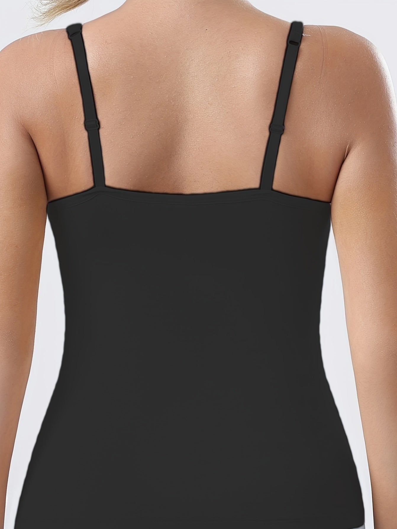 Ayollarlar uchun kattaroq o'lchamdagi 2-in-1 sozlanadigan tank top, ichki bra pad bilan, barcha mavsumlar uchun kundalik kiyim