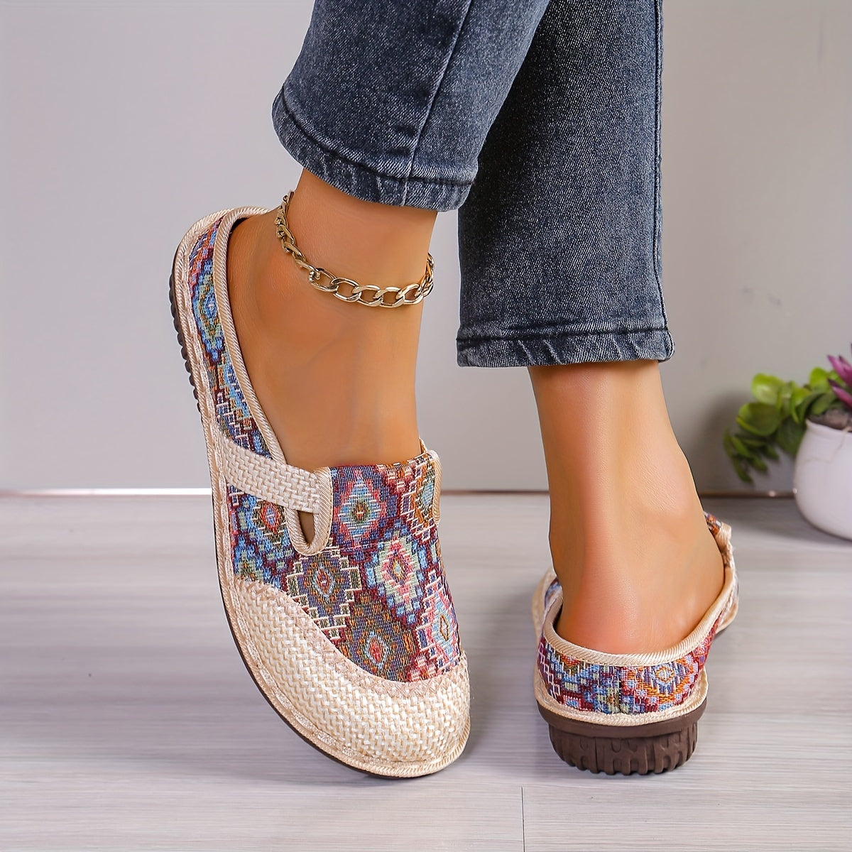 Women's Argyle Printed Slip-On Mules with Lightweight Sole and Breathable Fabric