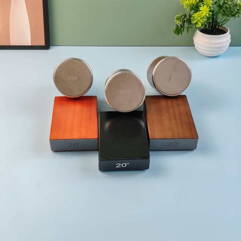 Magnitli rulman va aniq 15 va 20 daraja burchaklar bilan pichoqni qattiqlashtiruvchi