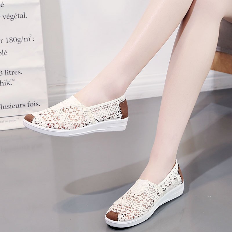 Middle-Aged Women's Flat Shoes Summer Hollow Slip-On Lightweight