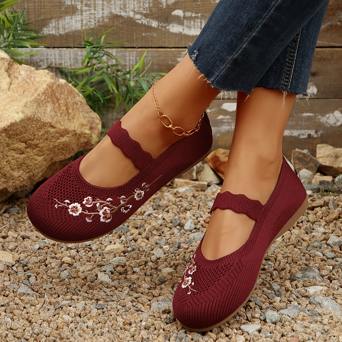 Women Floral Embroidered Slip-On Flats Breathable Fabric All-Season Black Pink White