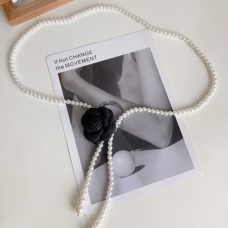 Women's Pearl Belt with Camellia Decoration Faux Pearl Waist Chain for Casual and Party Wear