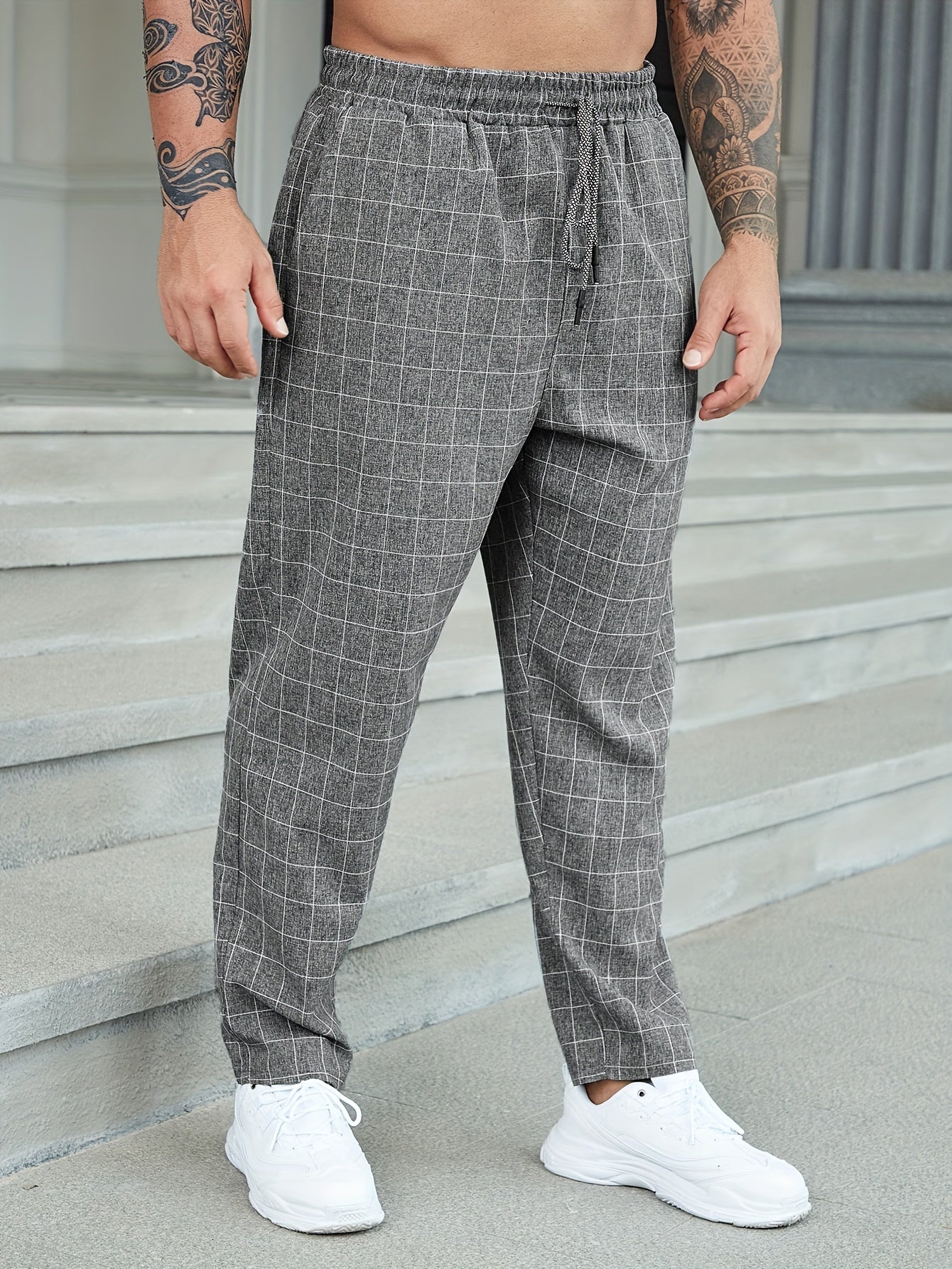 Pantalones de talla grande para hombre con corte tapered y patrón de cuadrícula, casual, ajuste regular