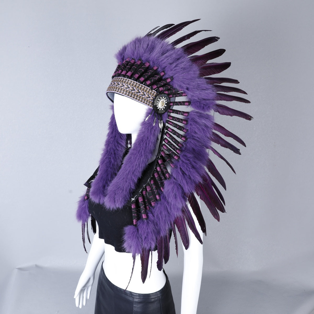 Halloween maskarad sahna chiqishlari va fotosuratlar uchun faux feather sochbog'li taqinchoq