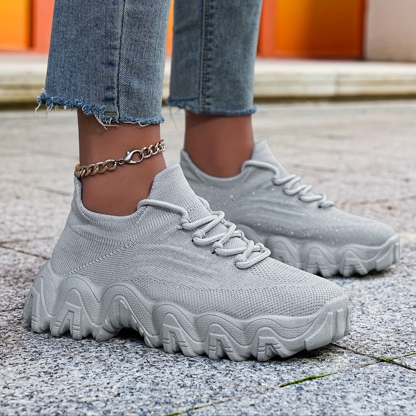 Women's Breathable Casual Sneakers Low Top Lace-Up Shoes for Outdoor Use
