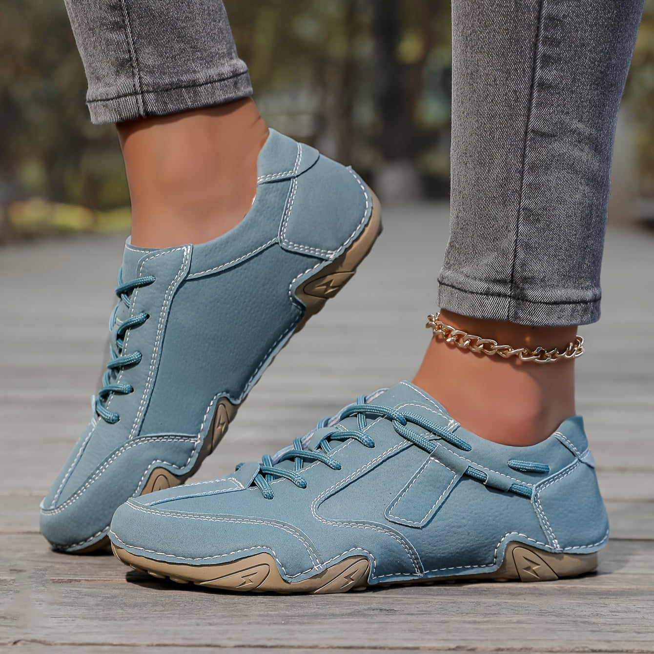 Unisex Casual Sneakers Lightweight Lace-Up Shoes Solid Color All-Season