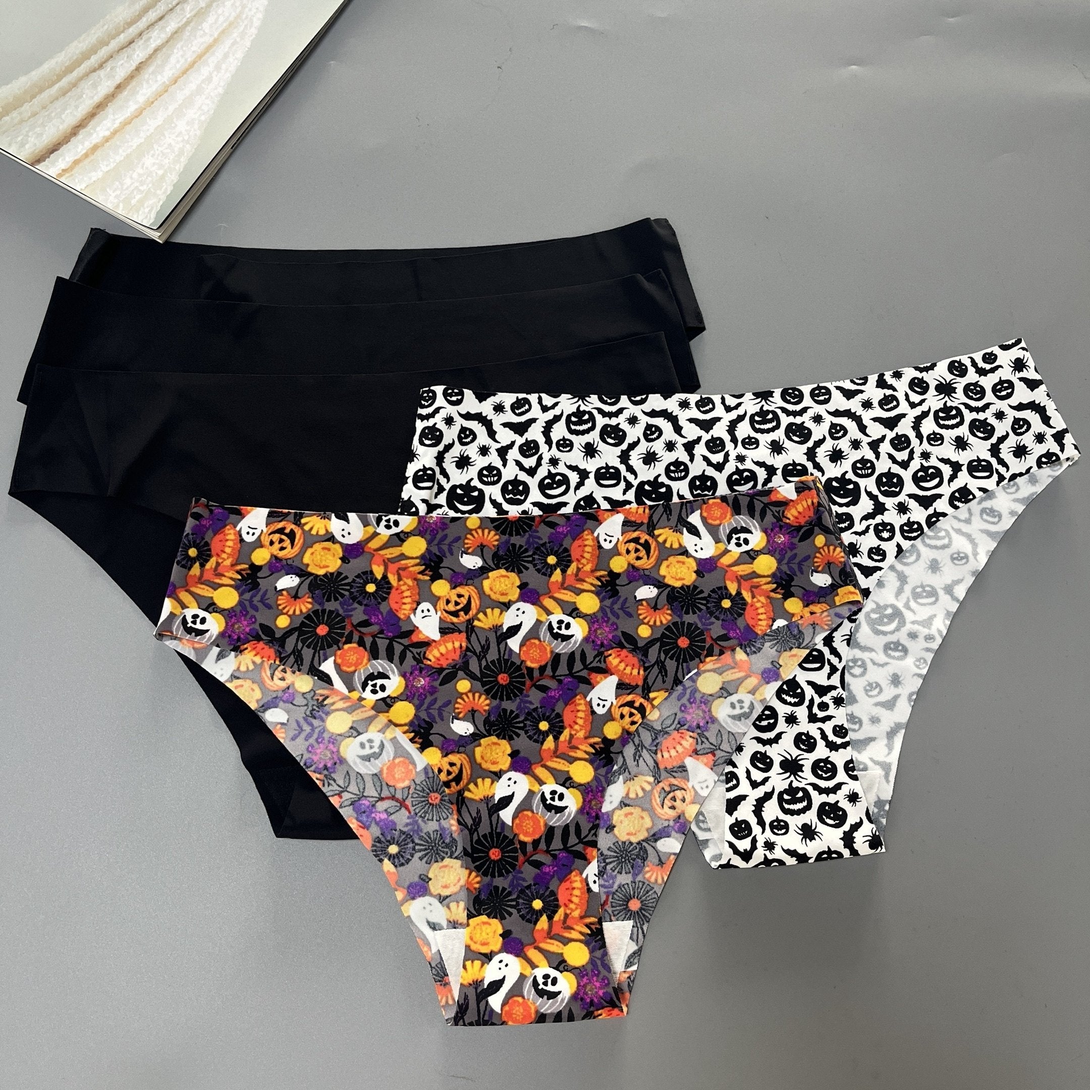 Women's Black Seamless Briefs Low-Rise Breathable Nylon Elastane Stretchy Hand Wash