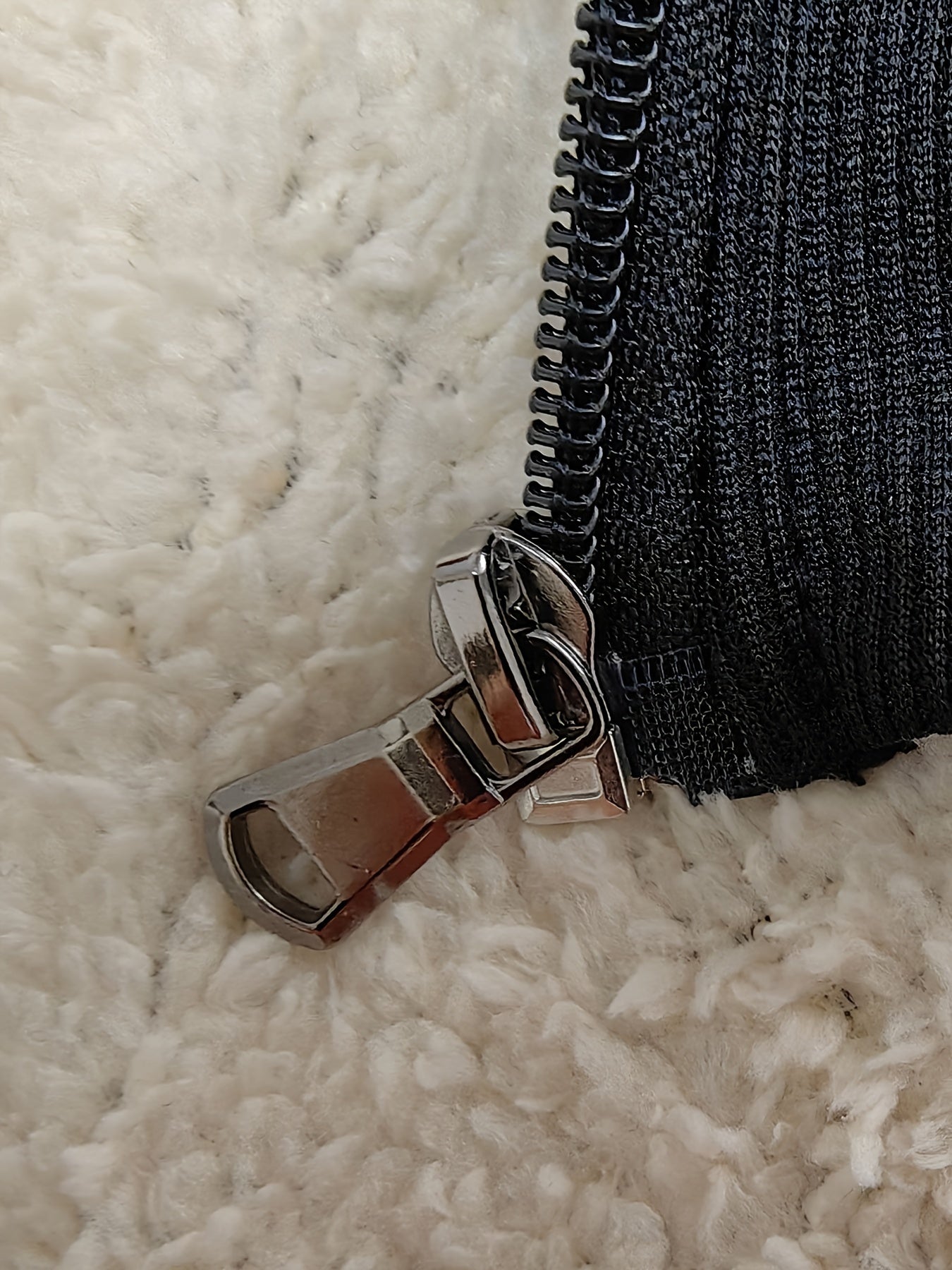 Men's Winter Jacket Hooded Fleece Lined Solid Polyester Regular Fit Medium Stretch