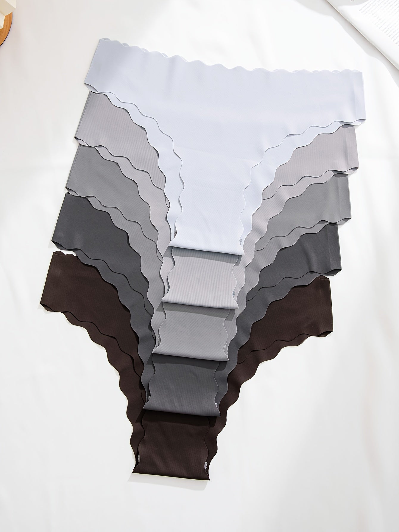 Women’s Seamless Wave-Edge Hipster Panties 5-Pack Low Rise Breathable Nylon