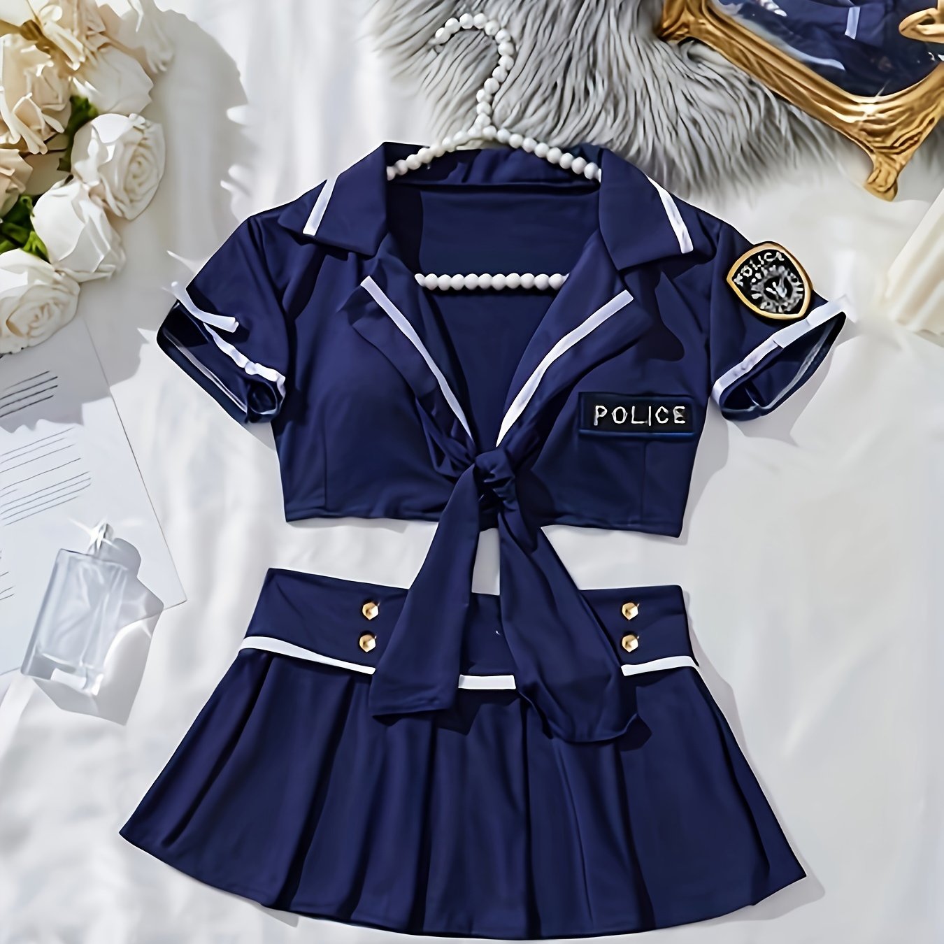 Kattalar ayollar uchun polyester kostyum to'plami, qisqa top va kengaytirilgan yubka bilan