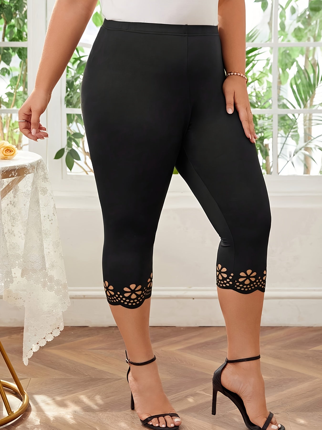 Plus Size Women's Capri Leggings Solid Black Lace Detail Stretchy Non-See-Through