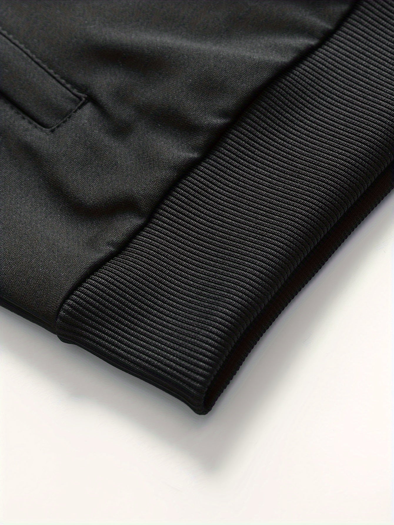 Мужской спортивный костюм из трикотажной ткани: куртка на молнии с воротником-стойкой и джоггеры для весны и осени