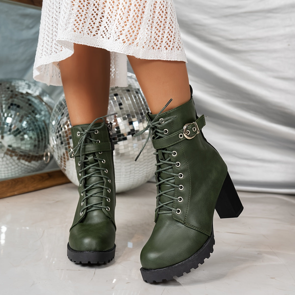Женские ботинки на платформе с средним каблуком, однотонные, круглым носком, на шнуровке