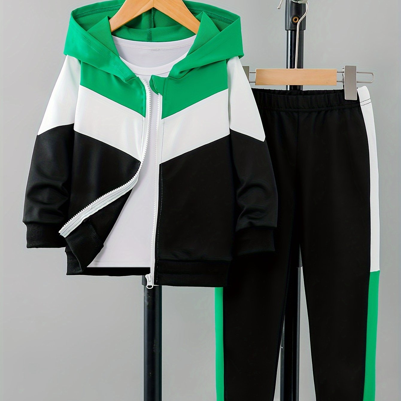 Yigitlar uchun kuzgi kapüşonli kurtka va shimlar to'plami, rang-barang patchwork va zip bilan