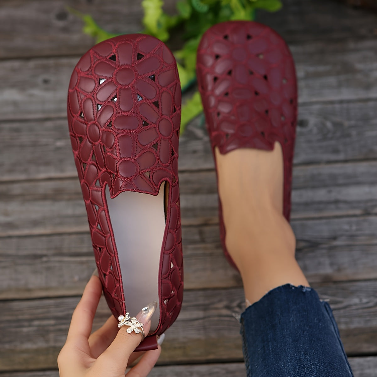 Women's Slip-On Flats with Embroidered Flowers Faux Leather Breathable Hollow Design Soft Sole