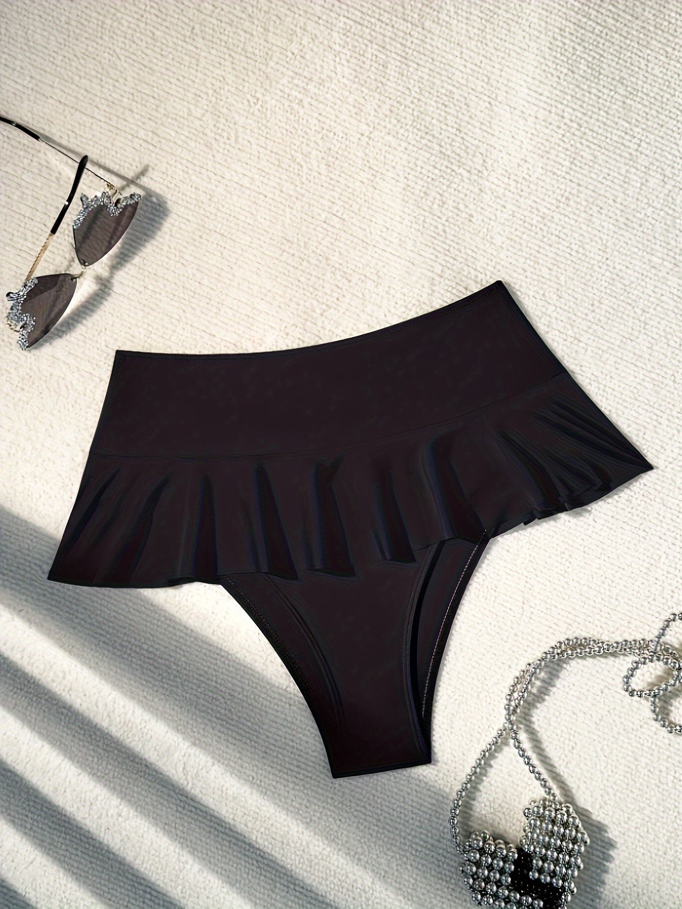 Ayollar uchun zamonaviy yuqori bel ruffle bikini suzish shortlari - Mustaqil rang, yozgi plyaj modasi uchun mukammal cho'ziluvchan polyester aralashmasi.