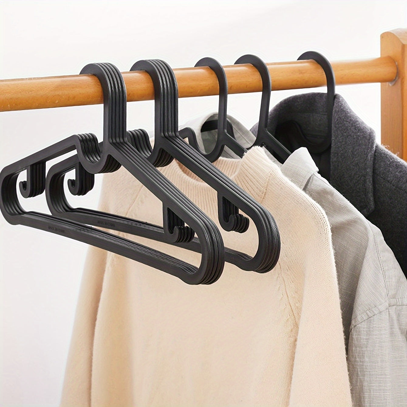 Set of 5 Plastic Space-Saving Clothes Hangers for Home or Dorm