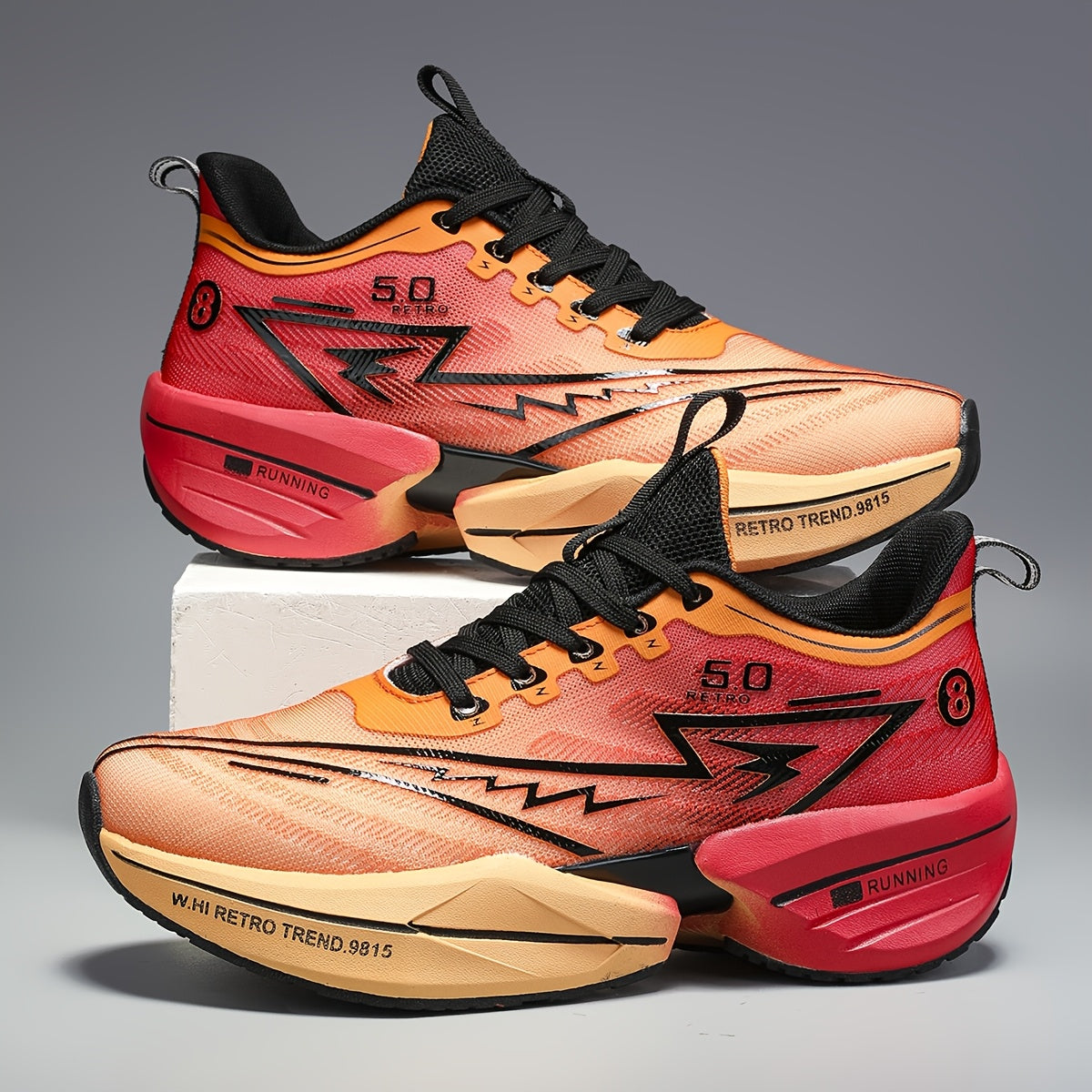 Geometrik naqshga ega vintage uslubidagi preppy sport skeytbord poyabzallari, pastki qismi bilan yugurish va kundalik kiyish uchun mukammal krossovkalar, EVA taglik va mato ustki qismi bilan.