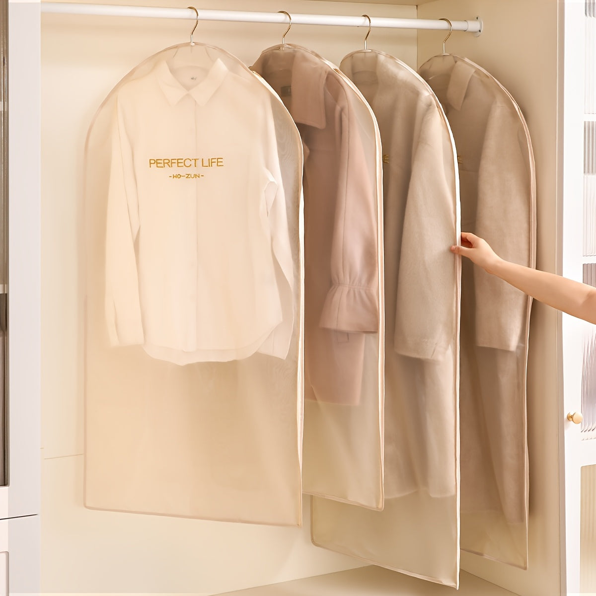 Yupqa zipp bilan kiyimlar uchun chang o'tkazmaydigan qopqog'li kiyim saqlash sumkasi, yostiqlar, ko'ylaklar tashkilotchisi