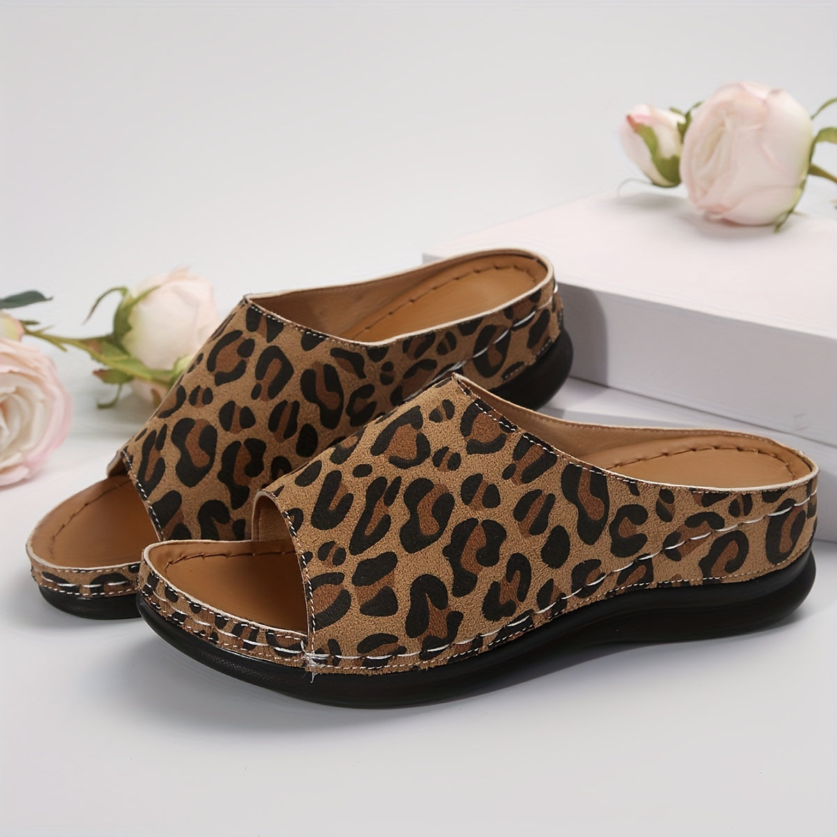 Women’s Leopard Print Summer Slippers Lightweight Open Toe Casual Fabric Slip-On Mid Heel