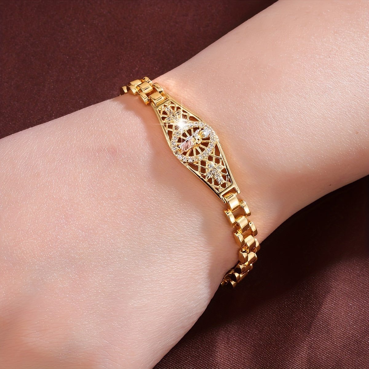 Zamonaviy Virgin Mary bilaguzuk, vintage charm va porloq kubik zirkoniy bilan - Har qanday tadbir uchun mukammal diniy aksessuar