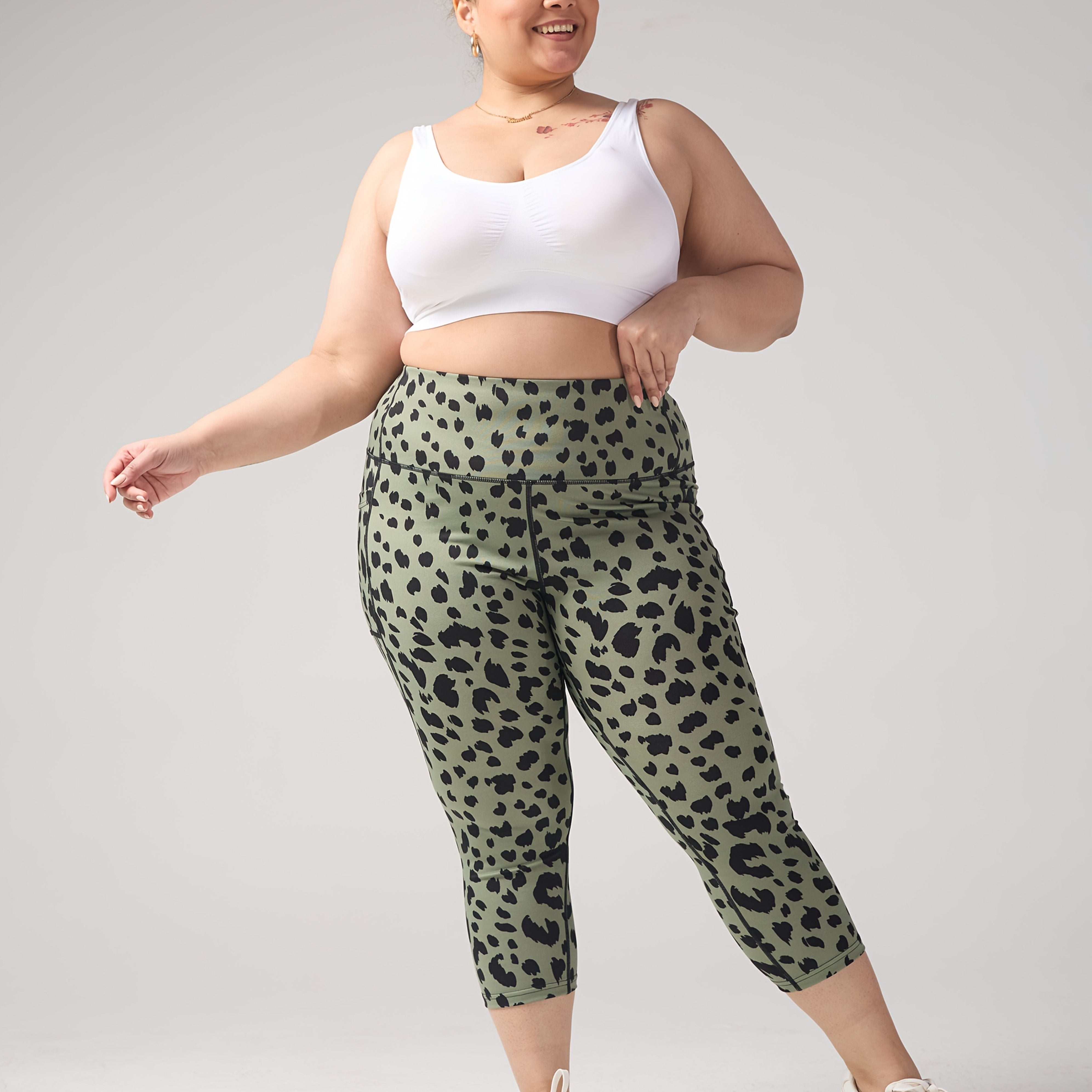 Women's Plus-Size Leopard Print Capri Leggings Tummy Control High Waist Stretchy