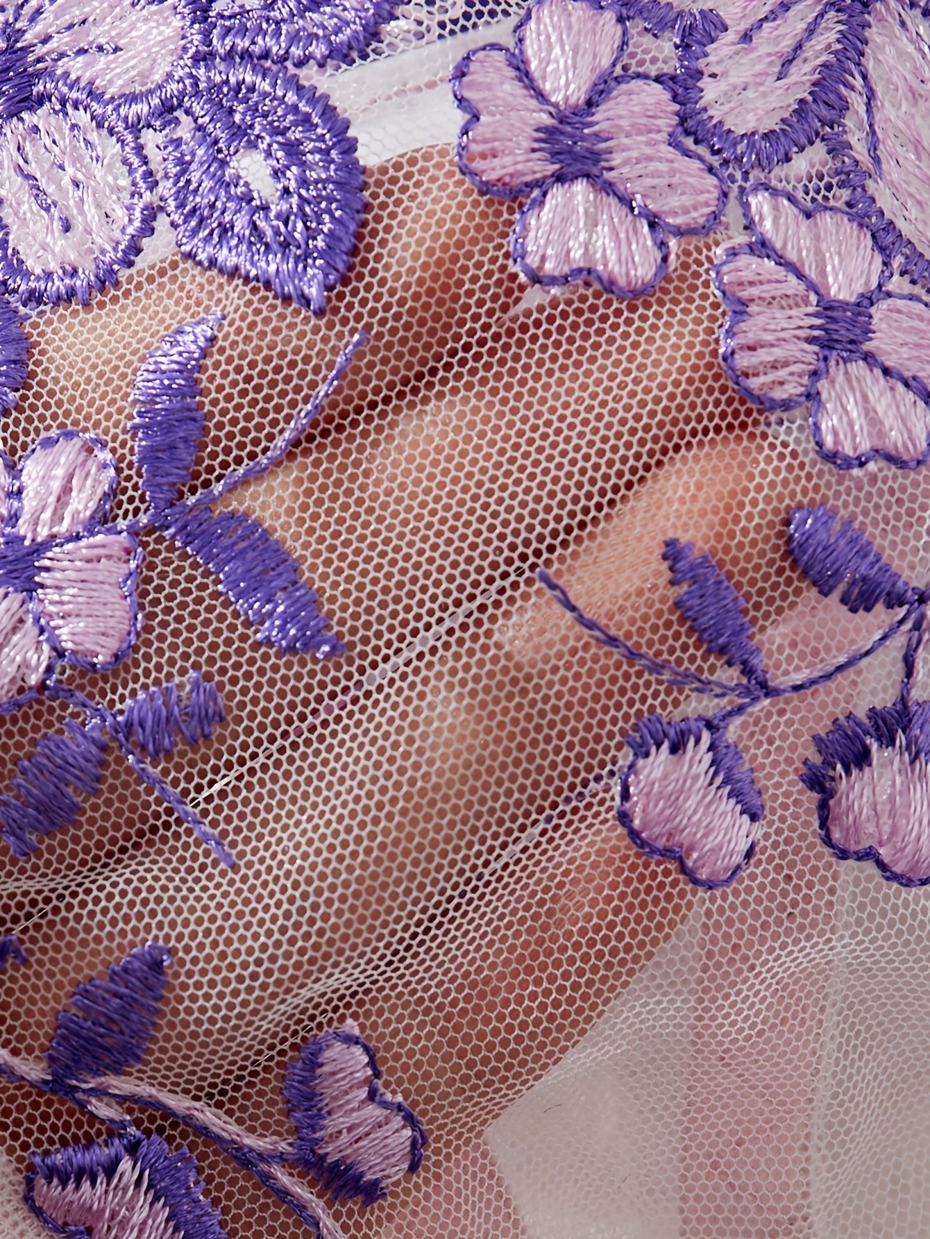 Women's Seductive Lace Lingerie Set with Adjustable Straps and Floral Design