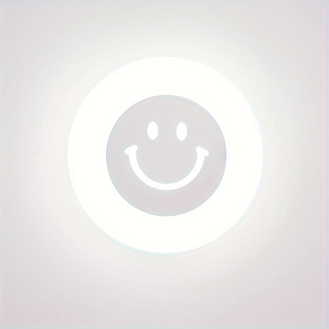 Yotoqxona yoki zinapoyalar uchun kichik USB tungi chiroq, past voltaj bilan energiyani tejaydi.