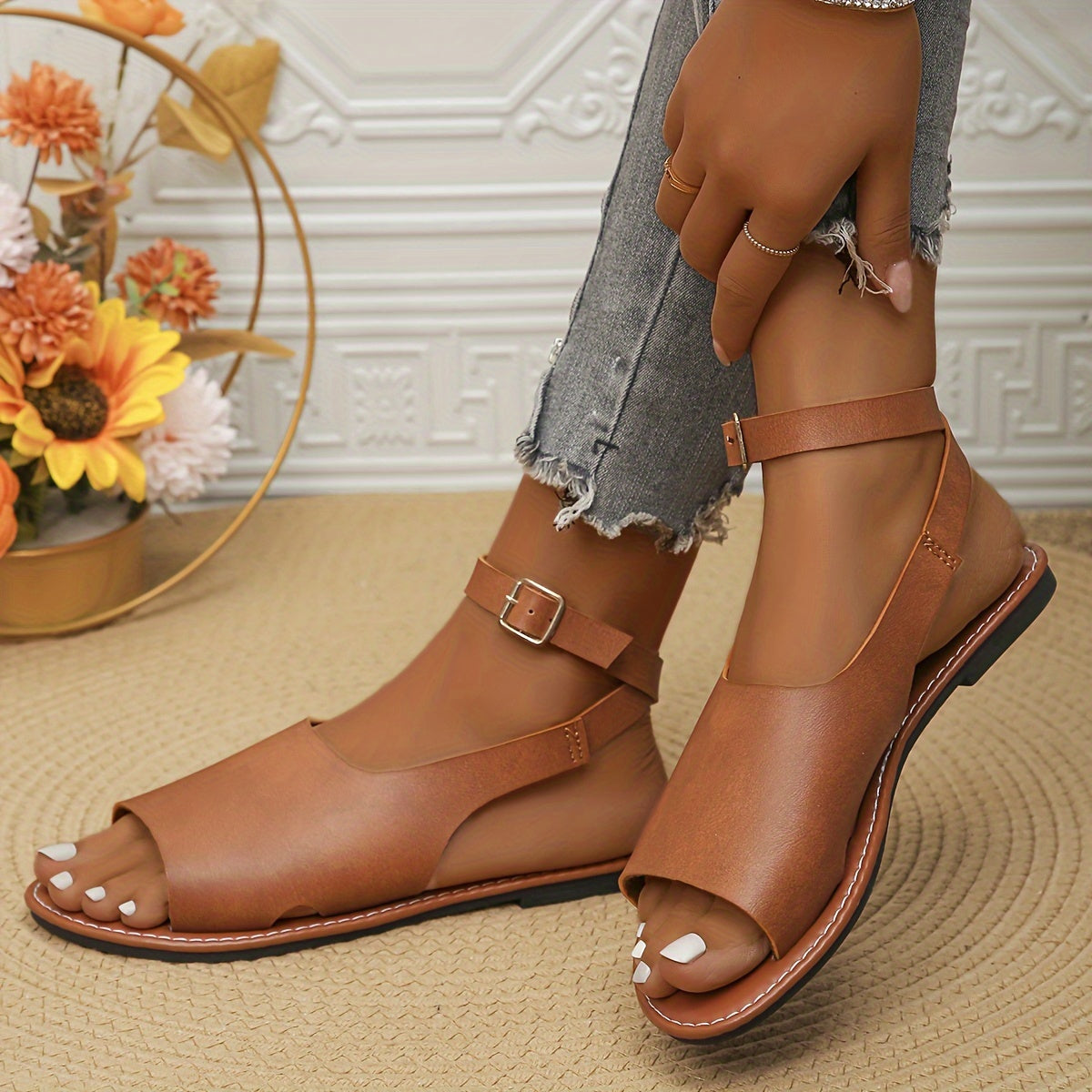 Women's Solid Color Flat Sandals Ankle Buckle Comfortable Summer Shoes