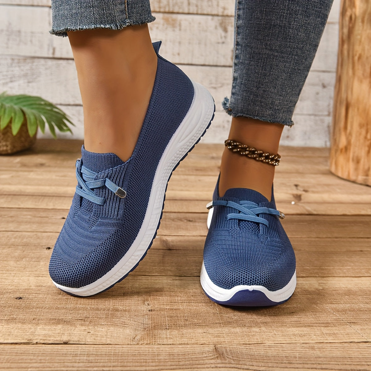 Women's Solid Color Casual Sneakers Low Top Lace-Up All-Season Fabric
