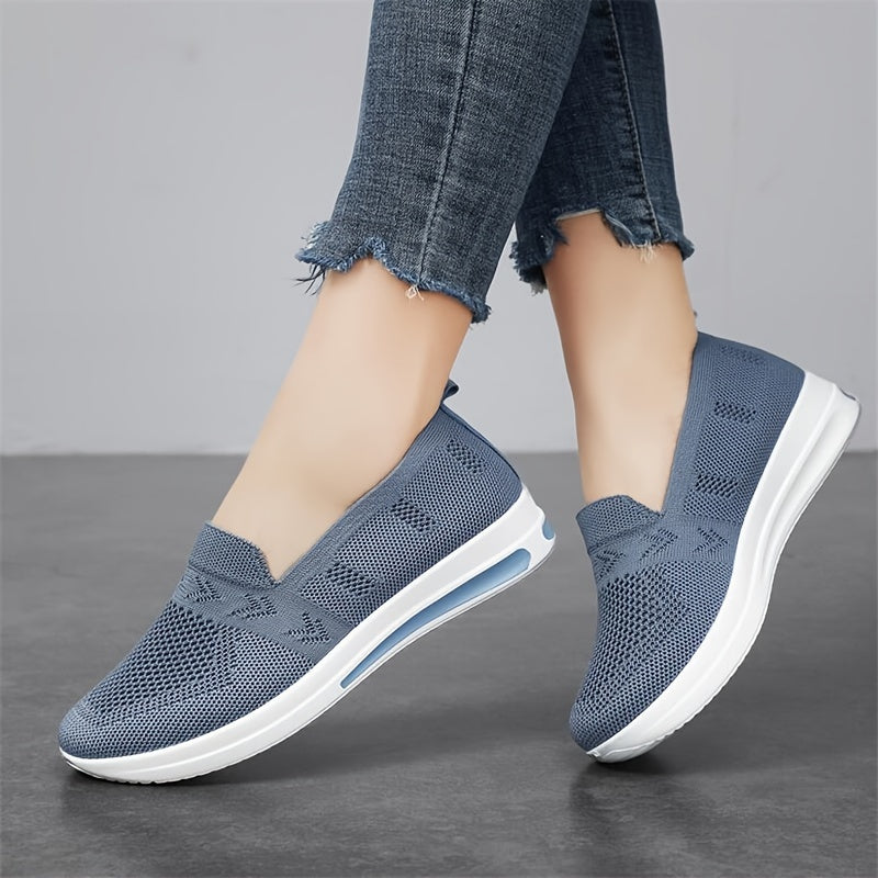 Ayollar uchun nafas oladigan slip-on sport poyabzali, yengil va kundalik yurish uchun mos