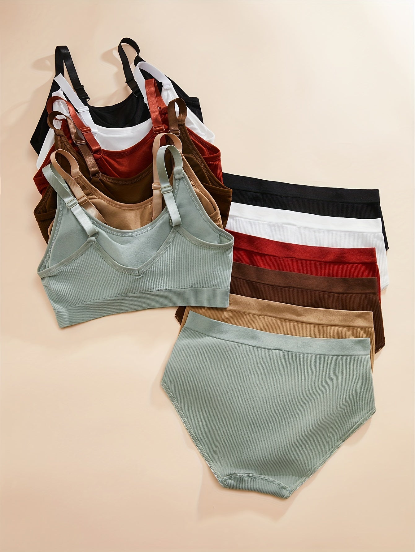 Olti rangli sport kostyumi