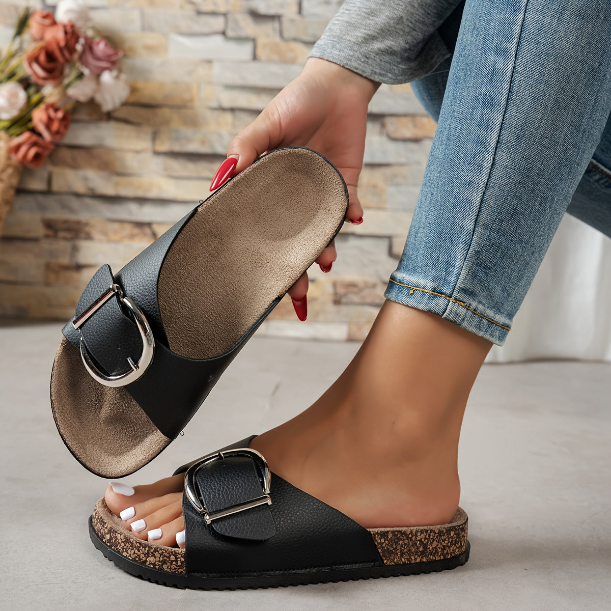 Women's Flat Slippers Lightweight Casual Summer Slip-Ons with Metal Buckle