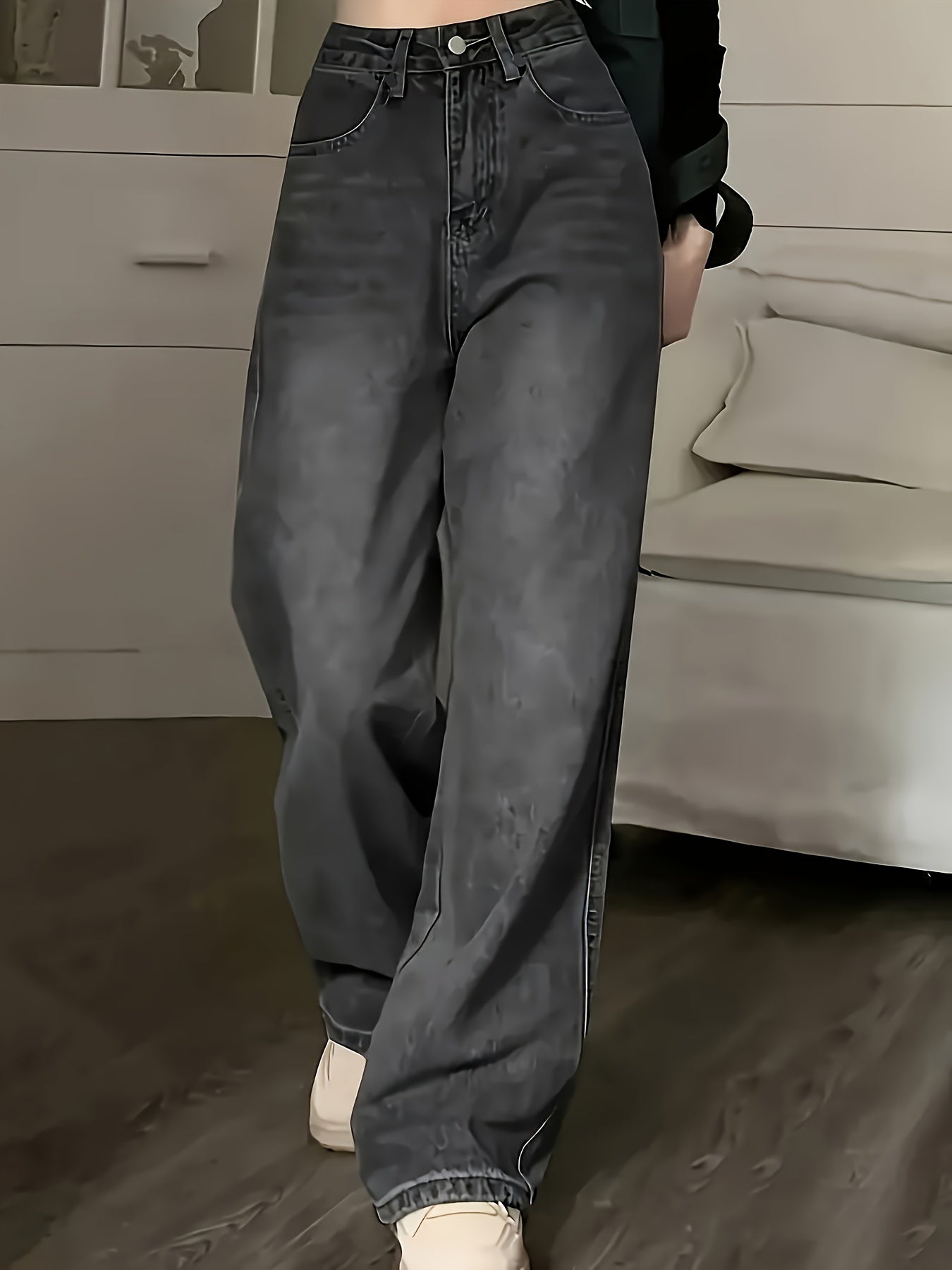 Ayollar uchun vintage yuqori bo'yli to'g'ri chiziqli jinsi, kundalik denim, kesilgan cho'ntaklar bilan, ko'k