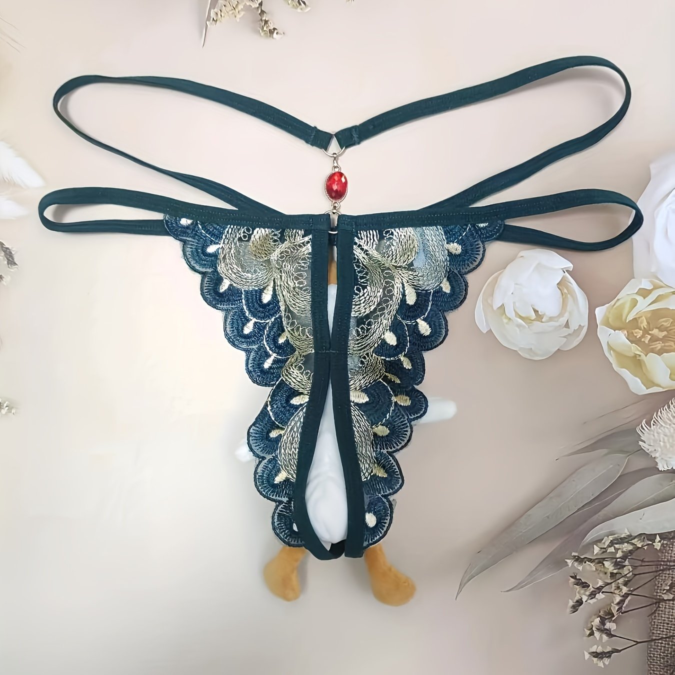 1 шт. Сексуальные фиолетовые и золотые стринги с вышивкой в виде бабочки - Элегантные кружевные трусики с низкой посадкой и бантиком, дышащая полиэстеровая смесь, можно стирать вручную - Романтичное белье