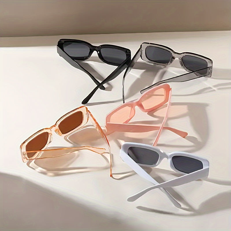 5 ta uniseks kvadrat moda ko‘zoynaklar to‘plami, to‘liq ranglar va Y2K uslubi bilan