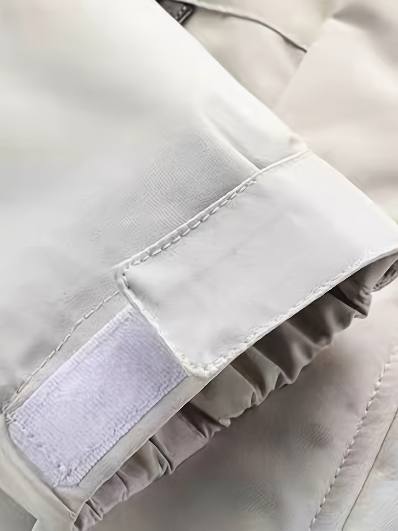 Men's White Hooded Parka Jacket with Zipper Closure and Multiple Pockets Plus Size for Fall Winter