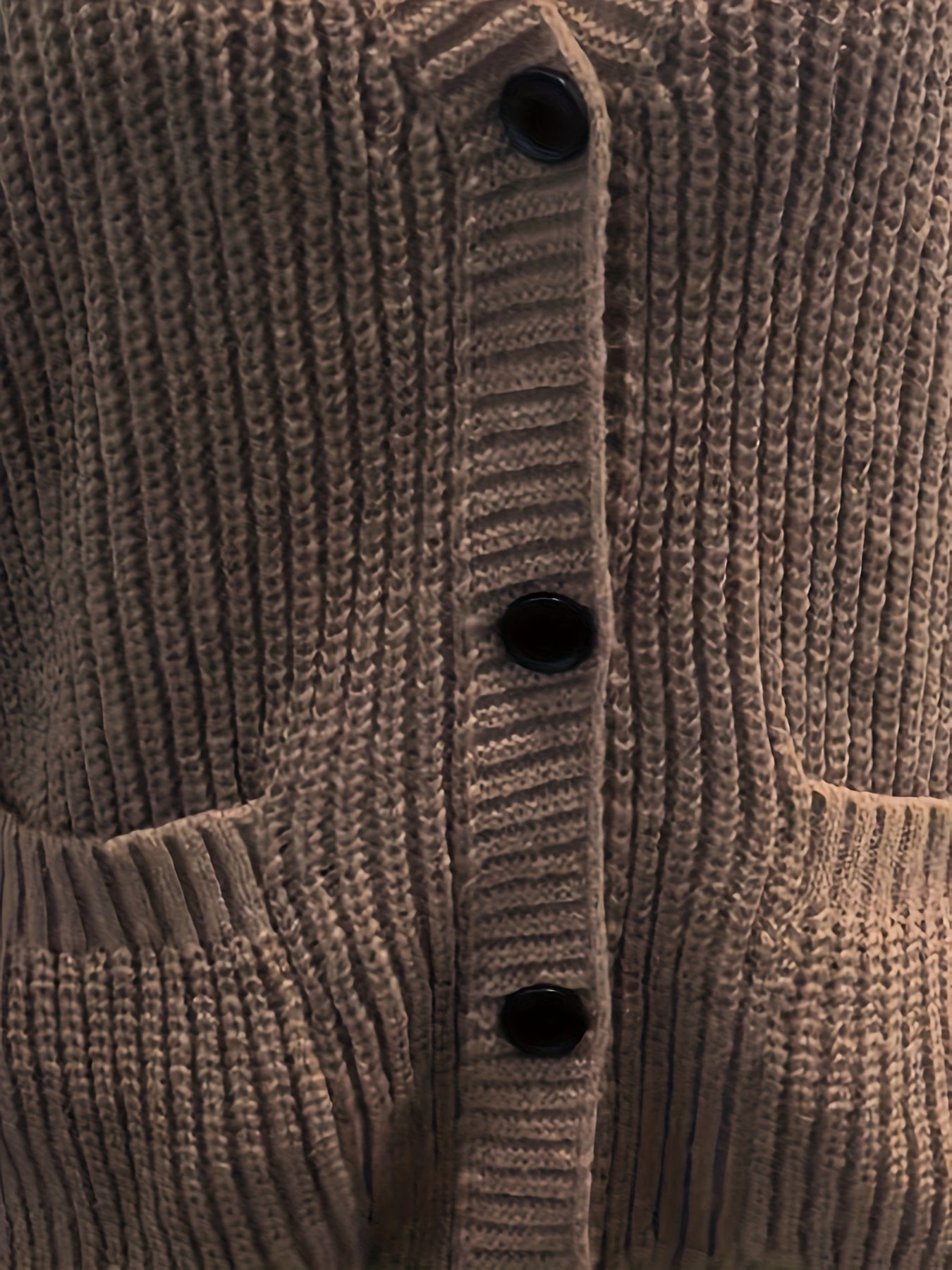 Ayollar uchun tasodifiy V-yuvalangan sviter, kuz va qish uchun mukammal.