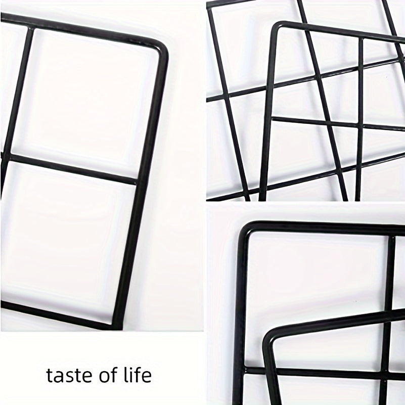 Metal Photo Wall Grid Panel Decorative Iron Display Rack Wire Grid for Photos 2 Sizes